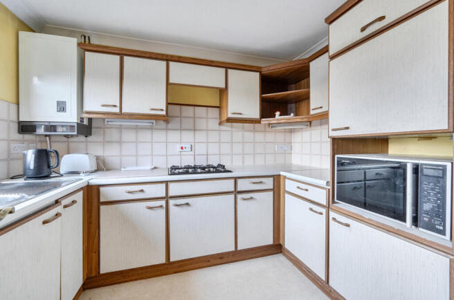 Manor Close, Winchester, Hampshire, SO23 photo 3