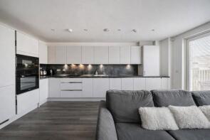 Flat 34, Bissenden House, Selbourne Avenue, Hounslow TW3 1DY