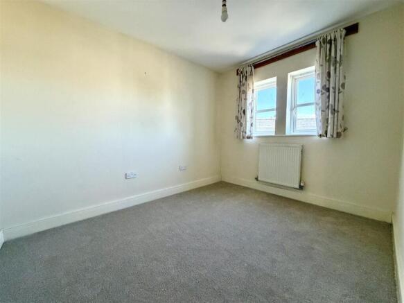 2 bed Apartment for sale Image 5