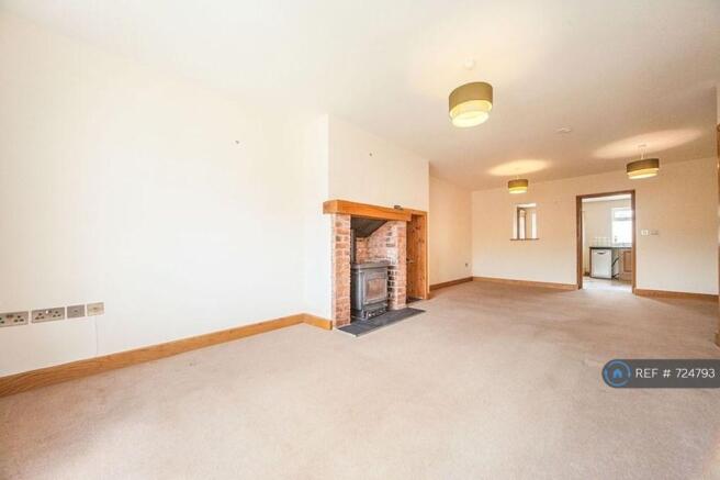 Lounge / Dining Area