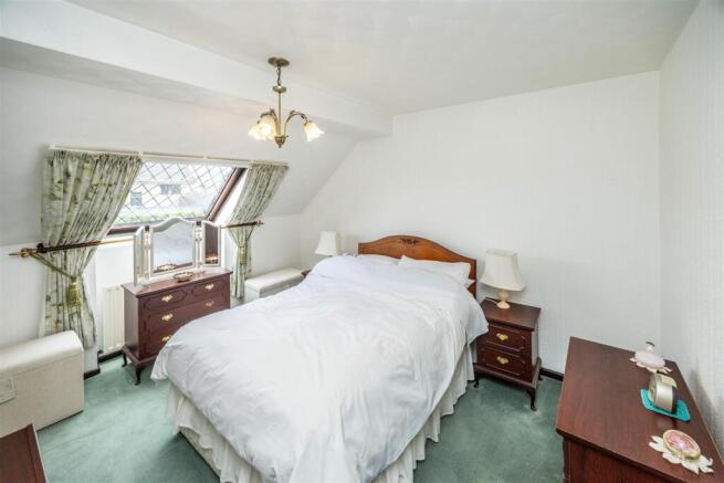 3 bed Semi-Detached for sale Image 4
