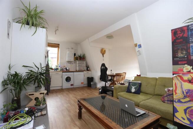 11a Old College House - NEW lounge.JPG