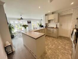 137, Pettits Lane, Romford RM1 4EJ