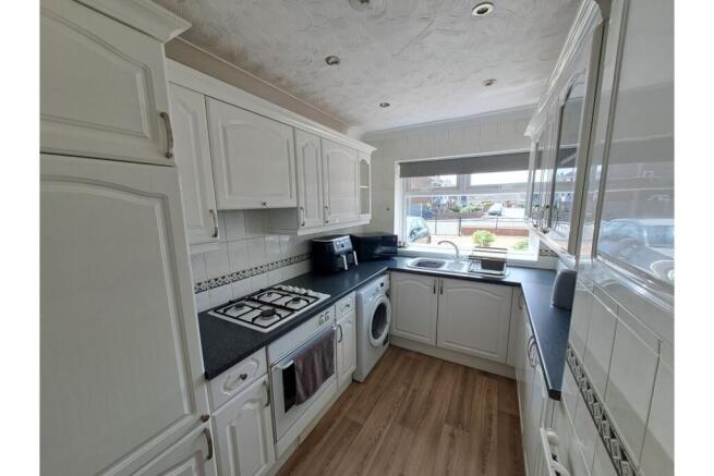 2 bed Semi-Detached Bungalow for sale Image 4