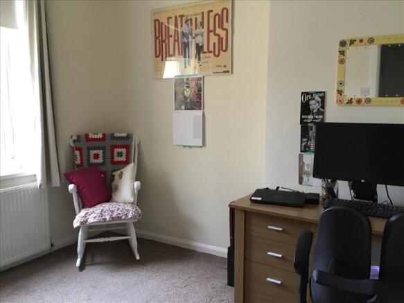 BEDROOM 2