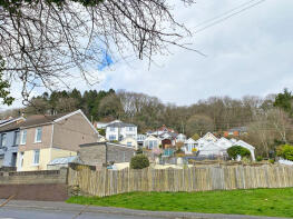 16, Pleasant View, Cardiff Road, Treharris CF46 5LS