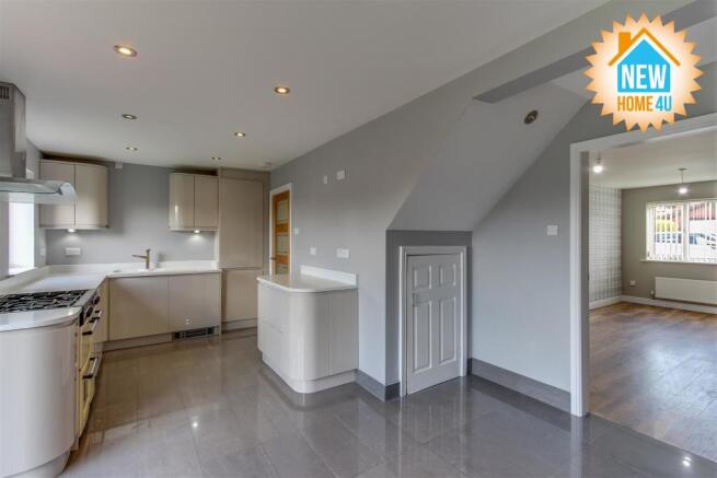 KITCHEN / DINING AREA: