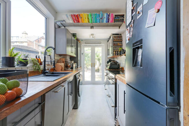 3 bed Terraced for sale Image 9