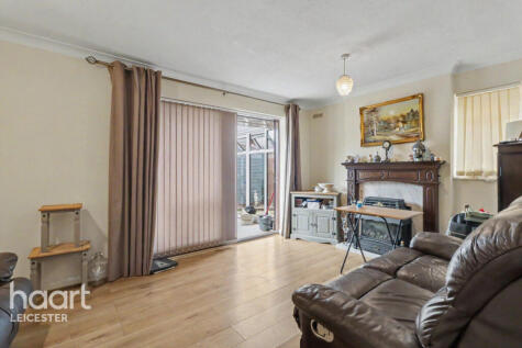 Peregrine Rise, Leicester