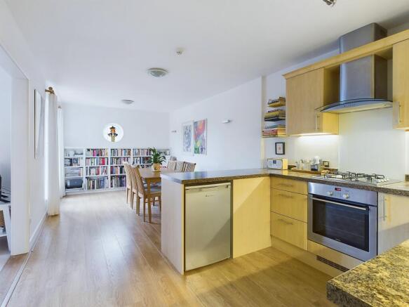 KITCHEN/LIVING ROOM