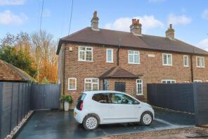 1, The Lodge Gates, Bexhill Road, Battle TN33 9EE