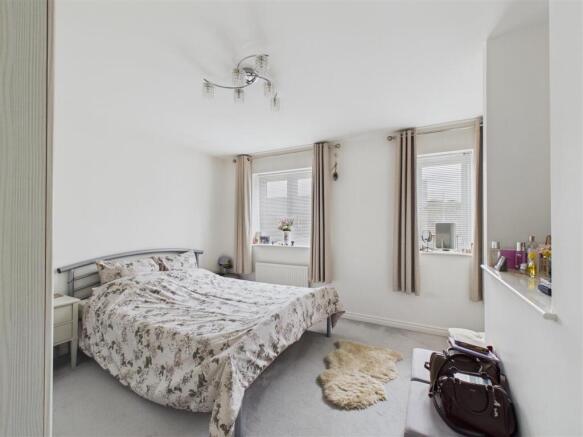 4 bed Detached for sale Image 6