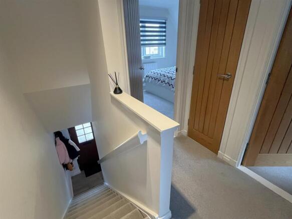 STAIRCASE & LANDING