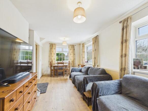3 bed Semi-Detached for sale Image 8