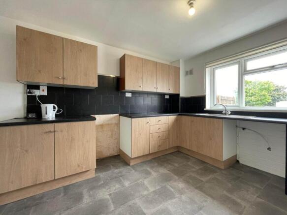 3 bed House to rent Image 3