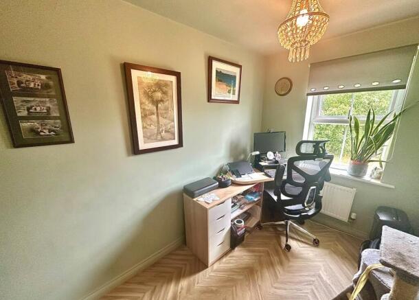 3 bed Semi-Detached for sale Image 9