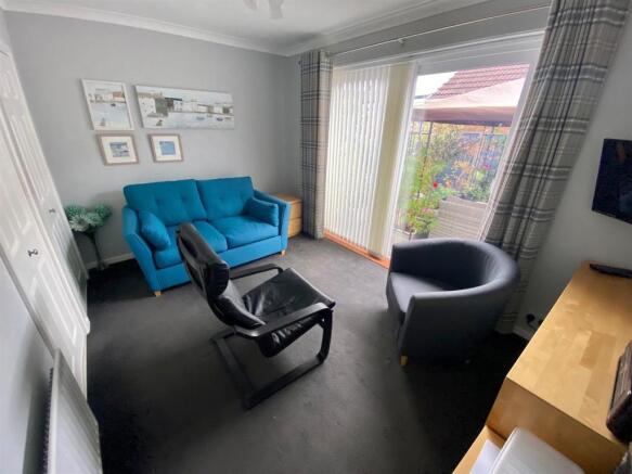 BEDROOM 2