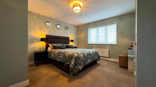 Bedroom 1 (2).jpg