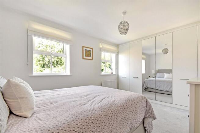 4 bed Terraced for sale Image 8