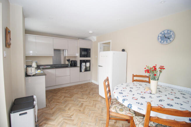 3 bed Semi-Detached for sale Image 4