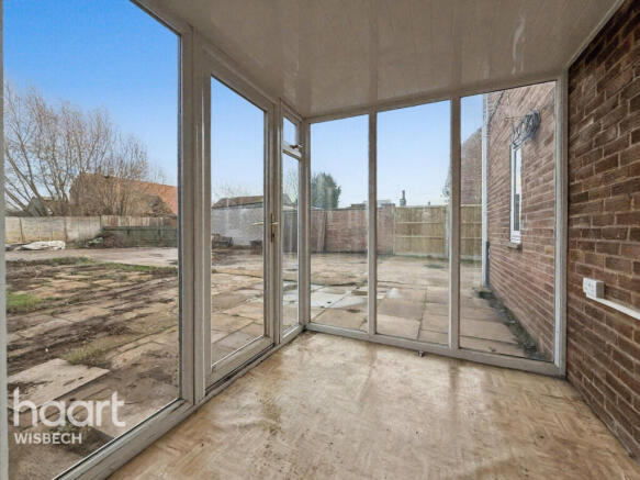 3-bed semi-detached on Limes Avenue, Elm, £160,000