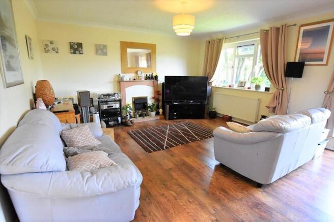 Lounge/dining room