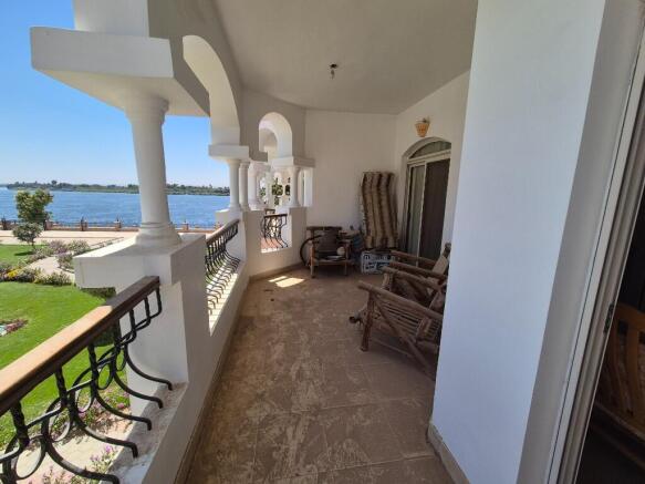 Balcony Nile view 