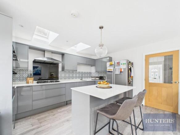 Kitchen / Dining Area