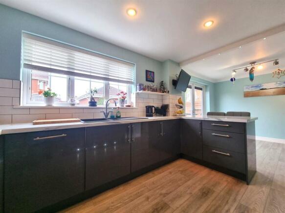 Full Width Kitchen/Diner