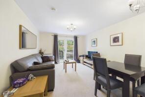 27, Lynx Court, Wallis Square, Farnborough GU14 7GQ