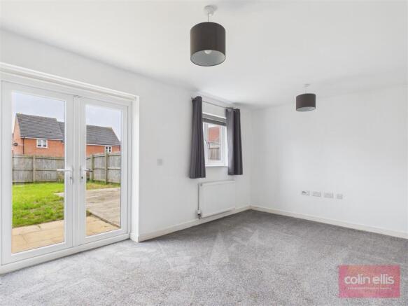 3 bed Semi-Detached for sale Image 4