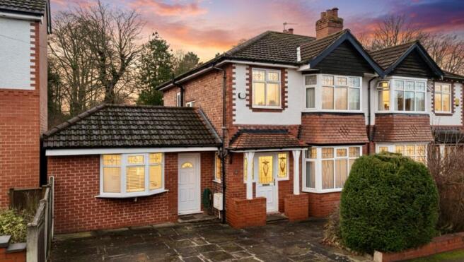 4 Bedroom Semi-Detached in Cheadle Hulme