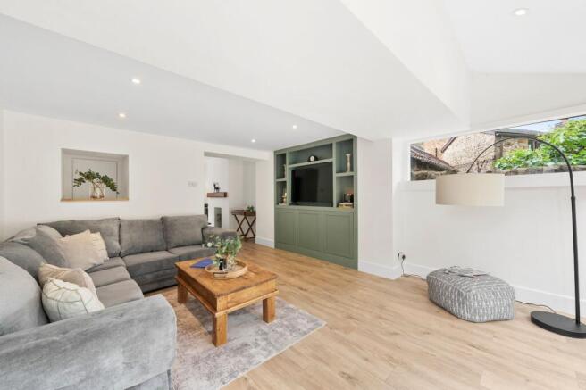 3 bed Terraced for sale Image 5