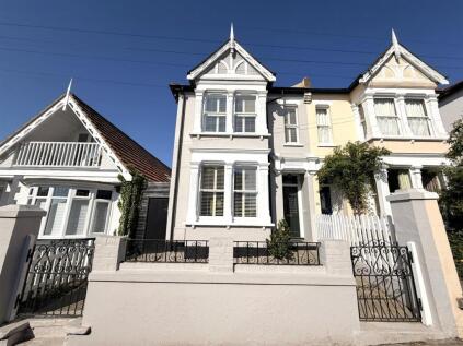 Avenue Road, Leigh-On-Sea