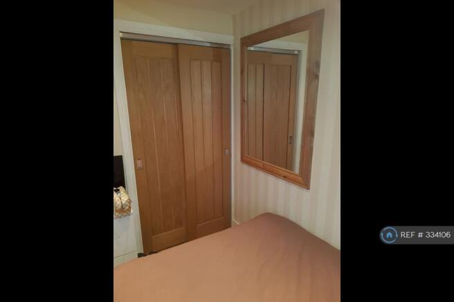 Double Bedroom . Fitted Wardrobe