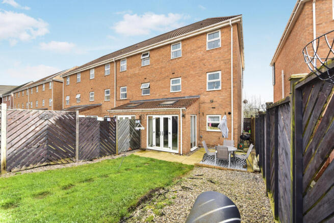 4 bed Semi-Detached for sale Image 9