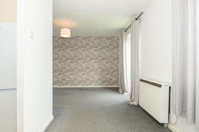 2 bed Flat for sale Image 8