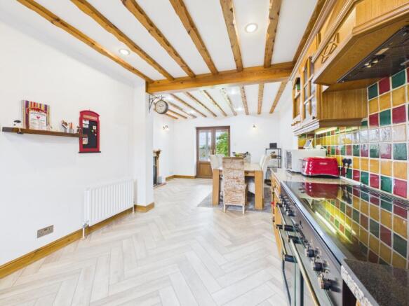 3 bed Detached for sale Image 7
