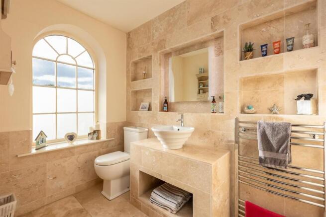 Bedroom 2 en suite