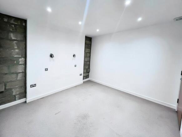 2 bed Apartment for sale Image 10