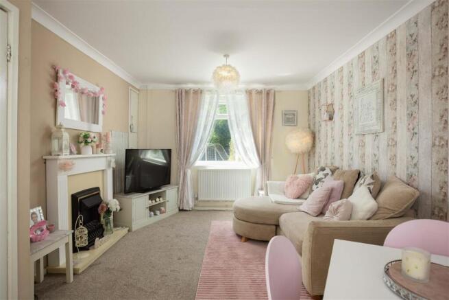 2 bed Semi-Detached for sale Image 4