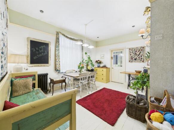 5 bed Terraced for sale Image 4