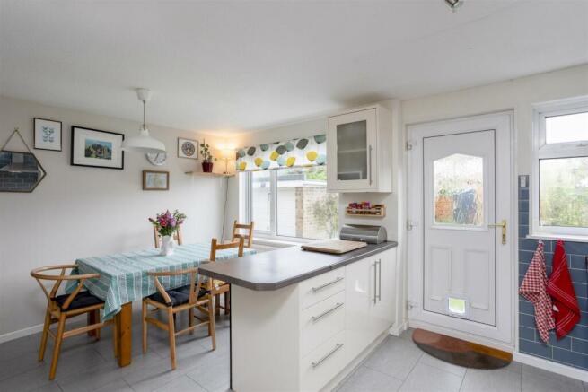 10A_Keble_Park_Crescent_13.jpg