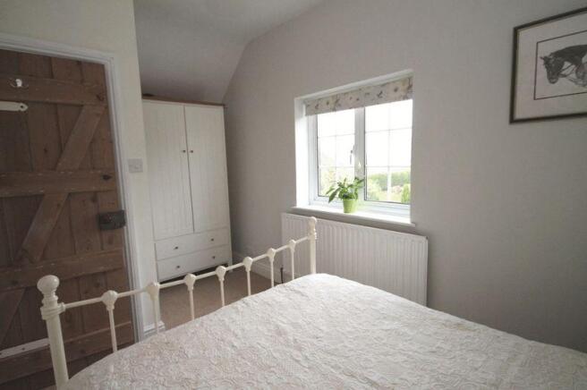 bedroom2 photo1