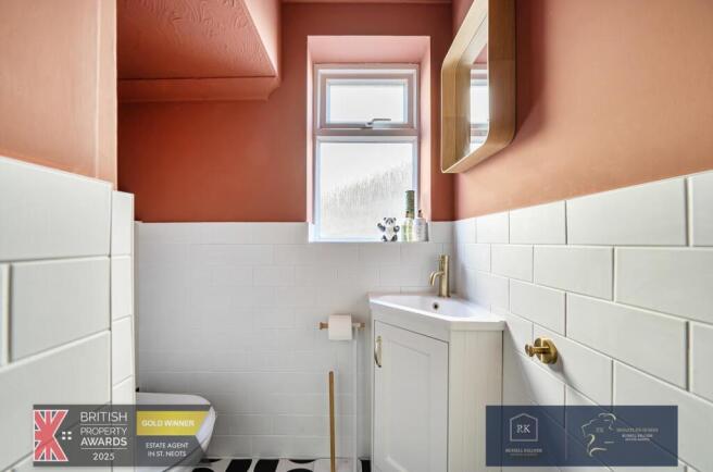 Downstairs Cloakroom.