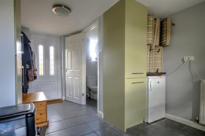 Utility Room 2.jpg