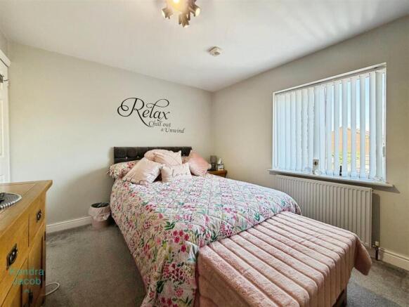 2 bed Terraced for sale Image 12