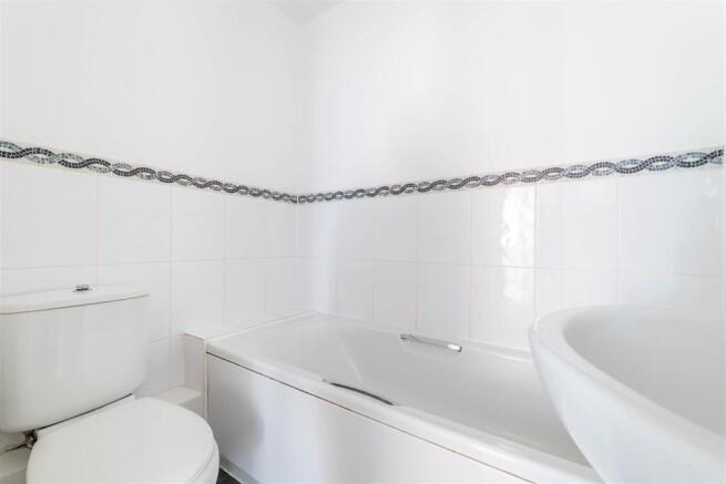 Lancaster Gate, Leyland photo 4