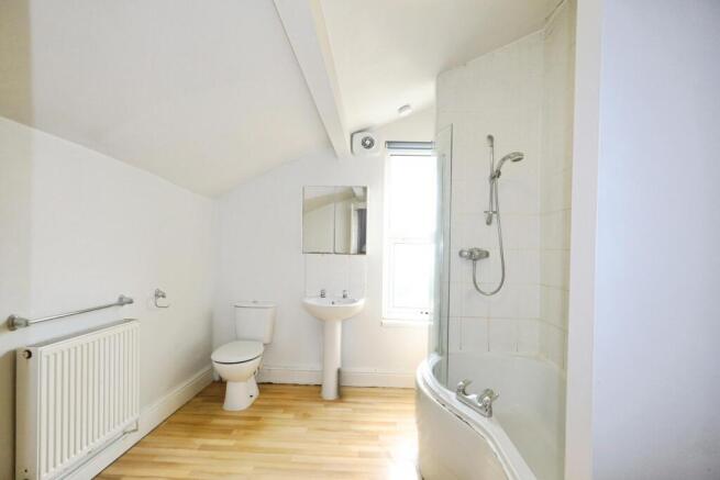 4 bed Terraced for sale Image 6