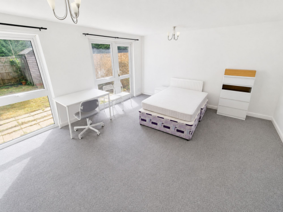 Greville Close, Guildford, GU2 photo 4